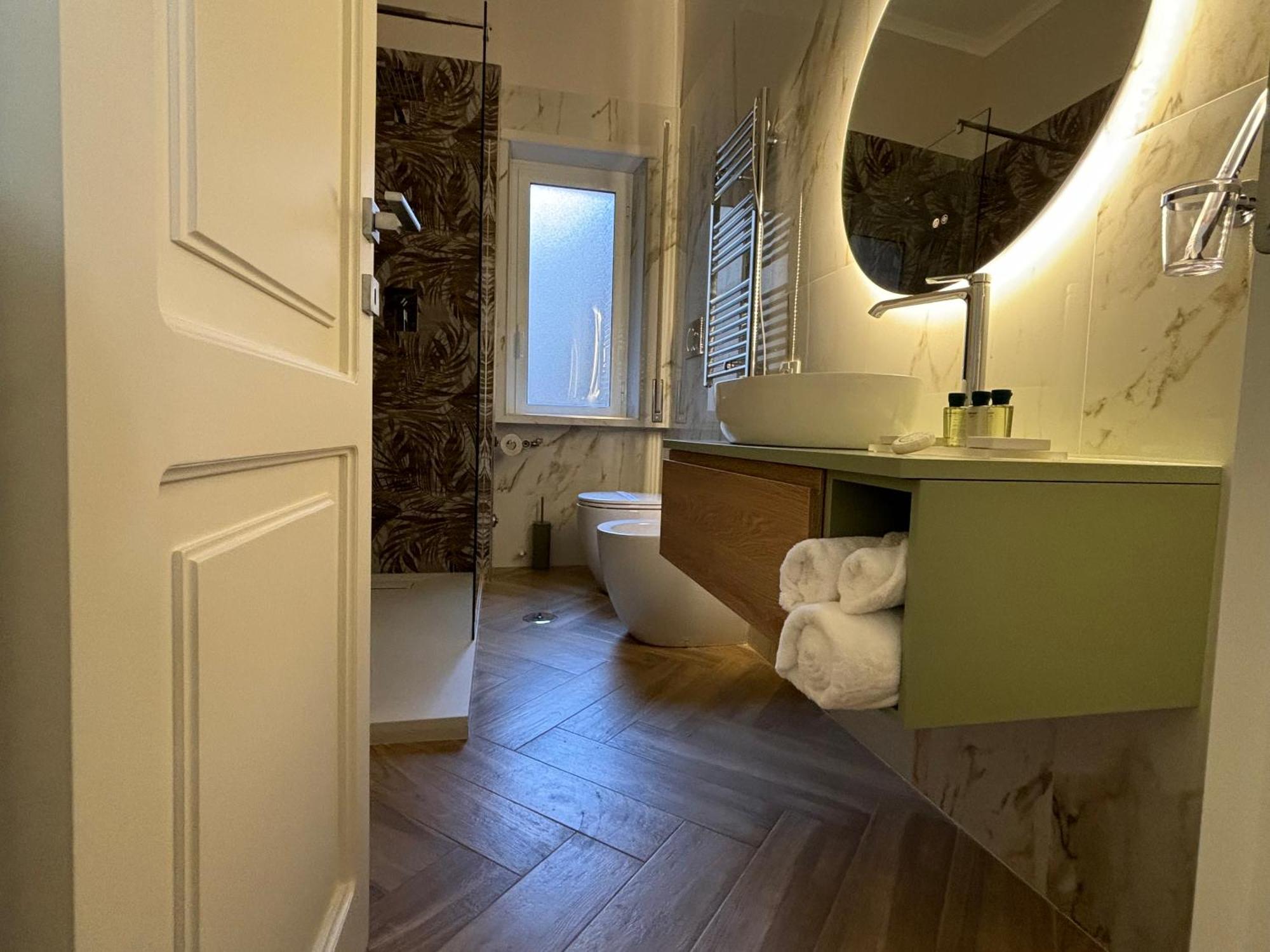 Corso Marconi Boutique Apartment - Luxury Central Apartment Next To The Port Civitavecchia Exterior foto